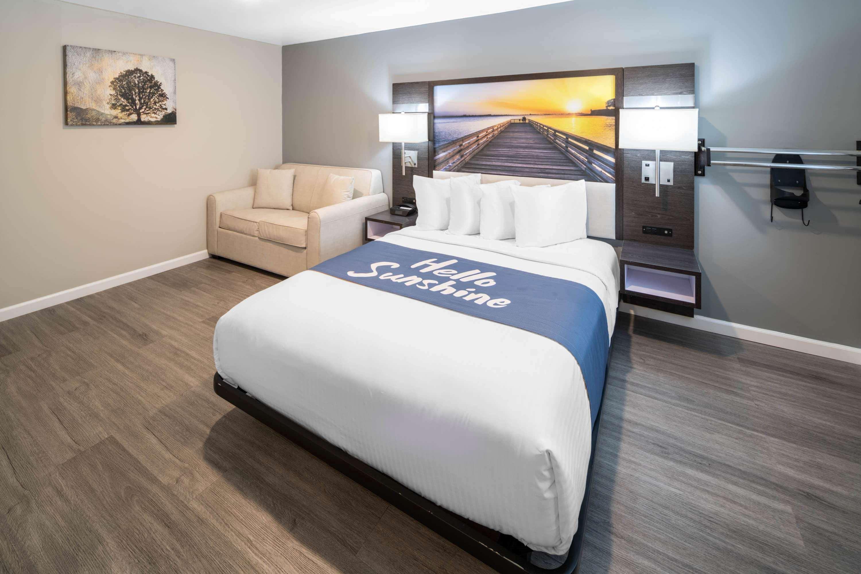 Days Inn By Wyndham Galt - Elk Grove South Eksteriør billede
