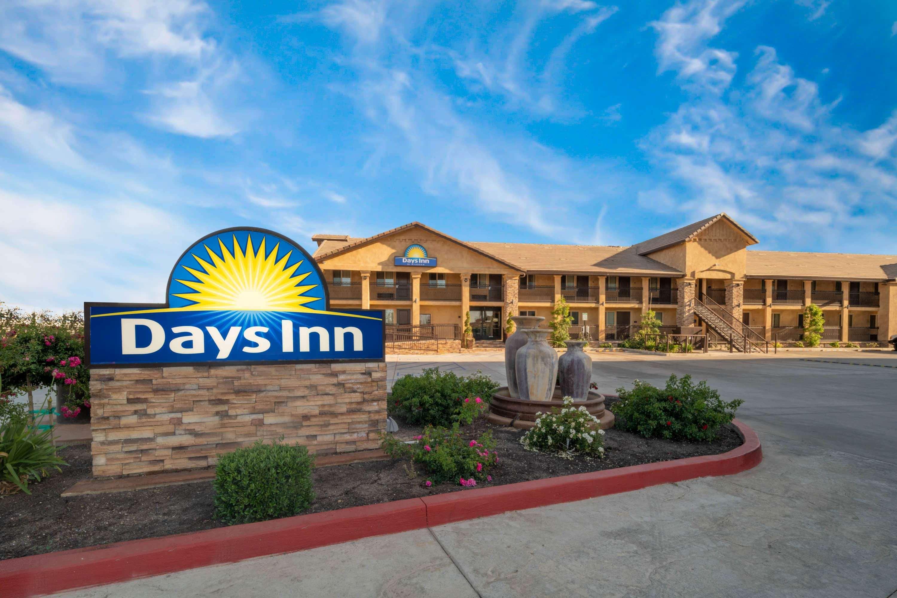 Days Inn By Wyndham Galt - Elk Grove South Eksteriør billede